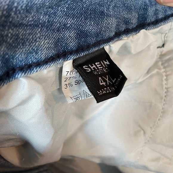 Basic Ripped Jeans - Picture 3 of 3